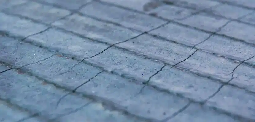 CC-close-up-cracking